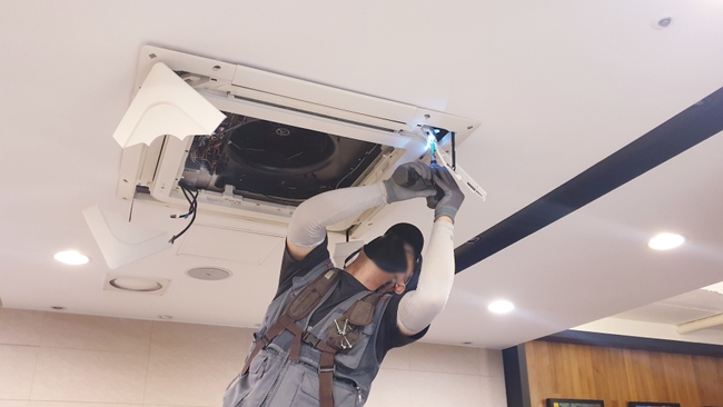 에어컨 부품 재조립